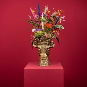 Giraffe planter head Lucie, gold - flowers delivery Dubai