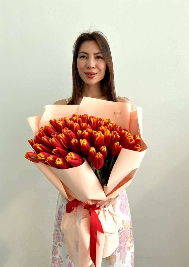 Bouquet of 101 tulips "Ogonyok"