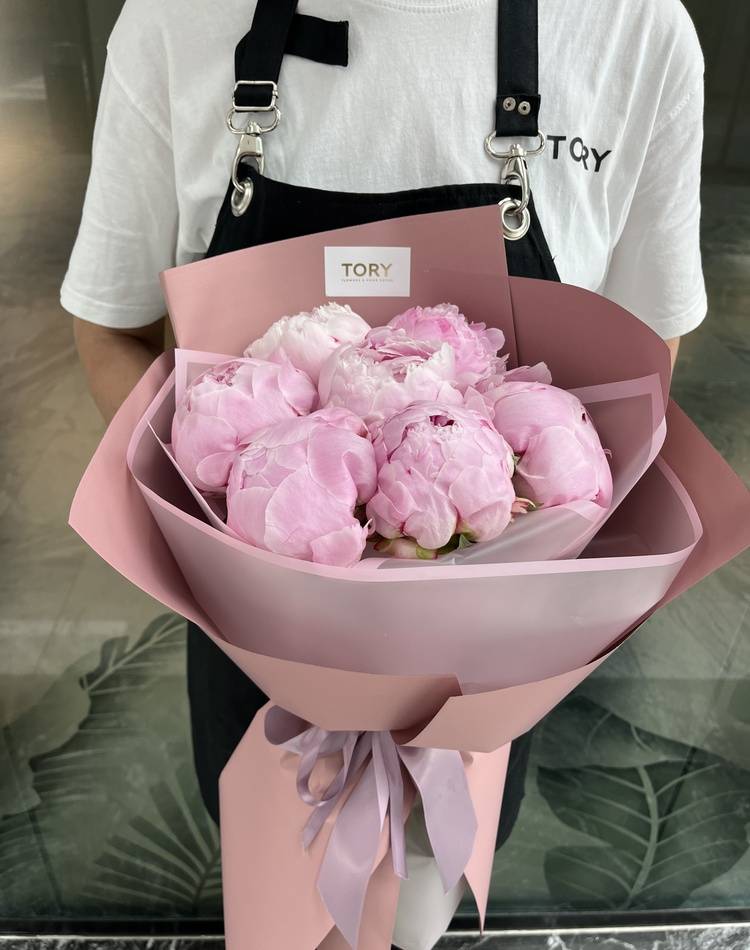 Bouquet of 7 pink peonies