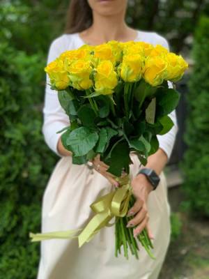 bouquet of 31 yellow roses - flowers delivery Dubai