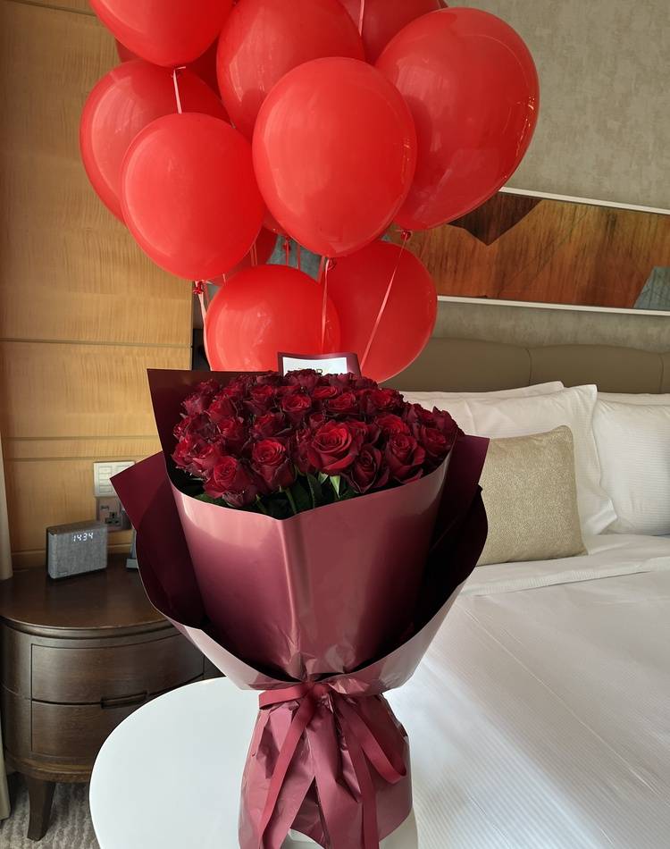 51 red roses 