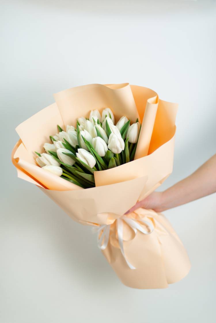 Bouquet of 25 White Tulips