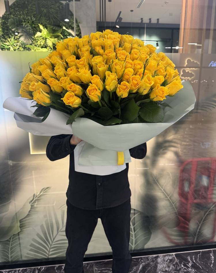 bouquet of 201 yellow roses