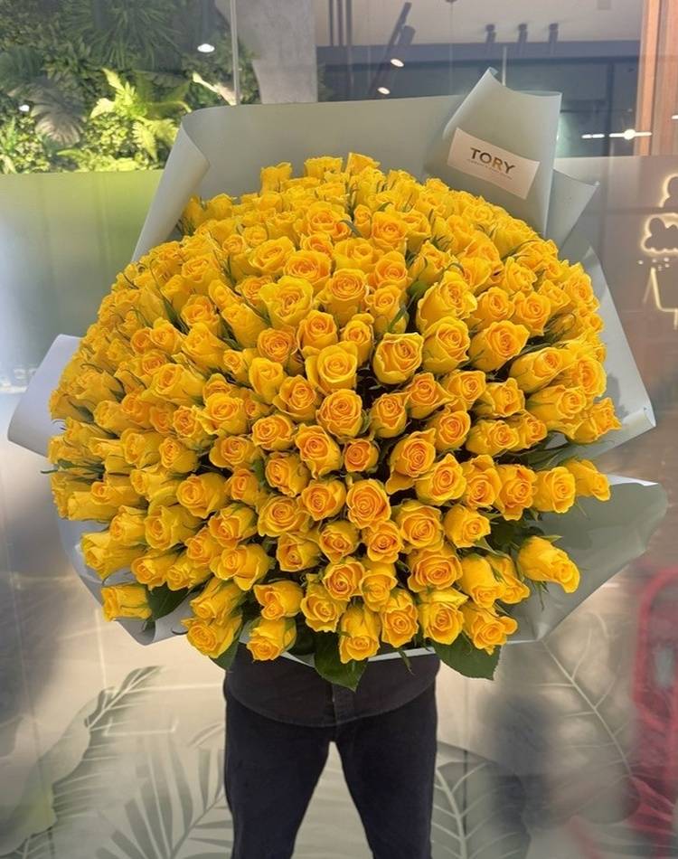 bouquet of 201 yellow roses